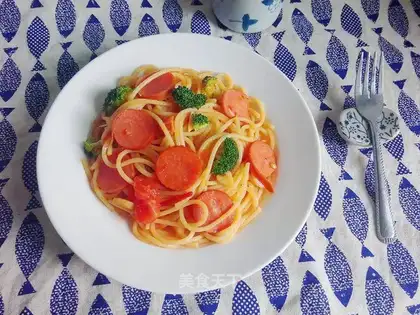 Tomato ham noodles