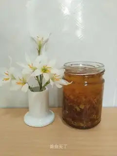 Onion chicken oil. Noodles