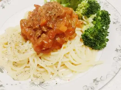 Classic black pepper beef pasta