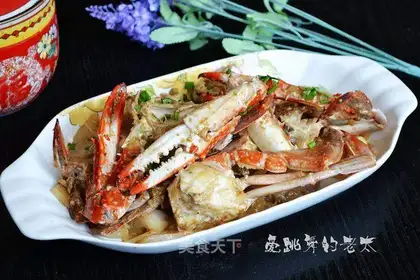 Onions fried the crabs