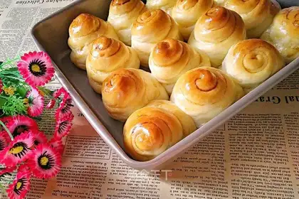 Milk rolls