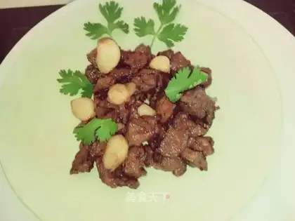 Black garlic beef
