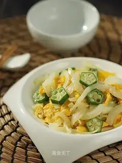 Onion fried eggs