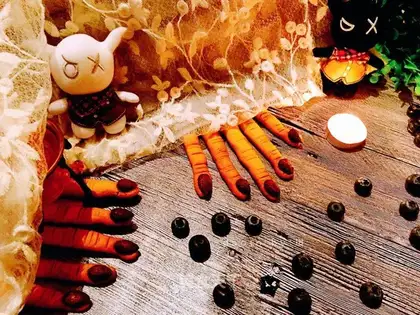 Witch finger crackers