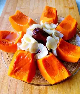 Pumpkin date evaporates lilies