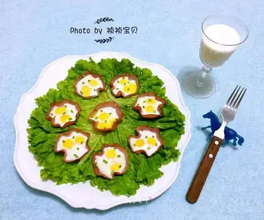 Pyramid gold eggs