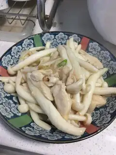 Pelican chicken leg mushrooms