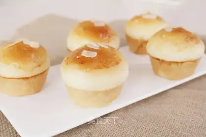 Milk mushroom snack