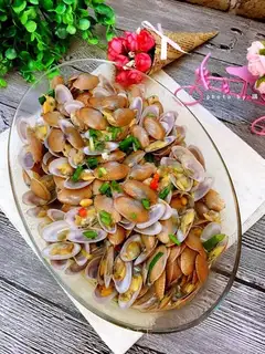 Scrambled clams