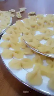 Butterfly noodles