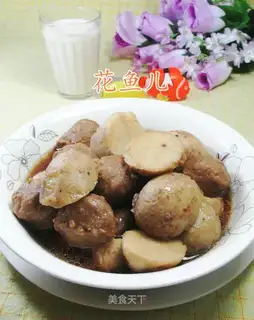 The meatballs are cooking potatoes