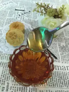 The moon cakes are for the transformation of syrup