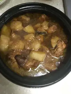 Potato mushroom chicken in the private room