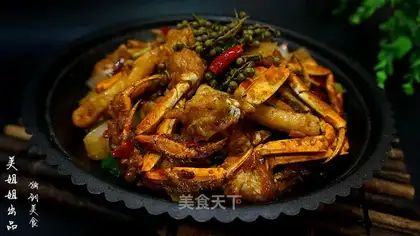 Spicy crab fried pastries -- another year of crabs