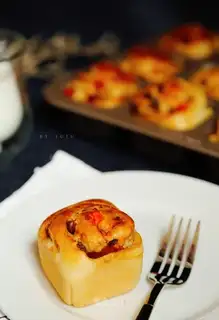 Red sugar rolls