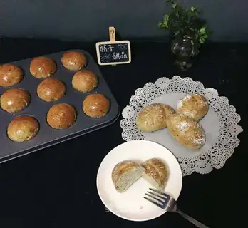 Olive gravy snack