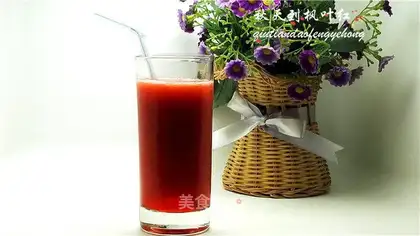 Fresh strawberry juice