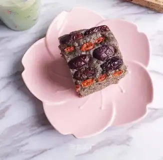Milk and sesame cream