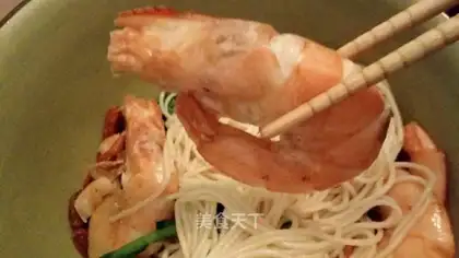 Leach shrimp noodles