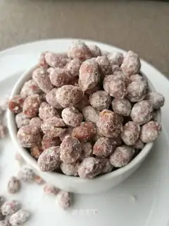 Hanging frost peanuts