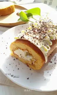 ♪ Strange fruit cream roll ♪