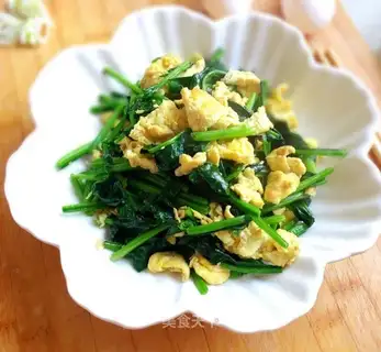 Spinach fried eggs