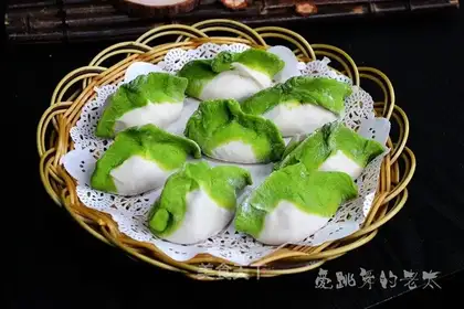Emerald cabbage dumplings