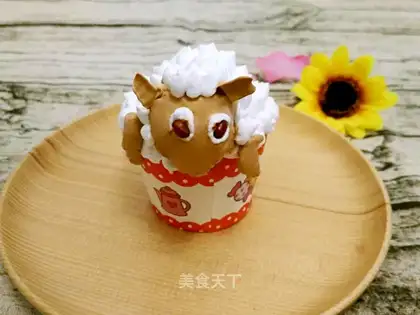 Sheep Sean Cupcake