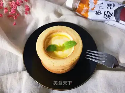 Sorcelain cream cake