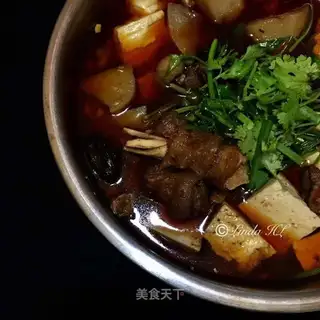 The lamb soup pot