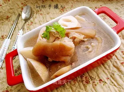 Liang, pig hoof soup