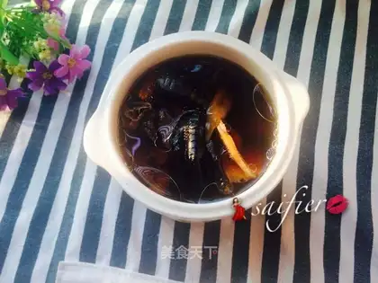 Powdering soup with glue