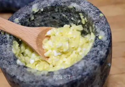 Garlic eggs