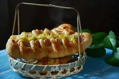 The bread by the ham