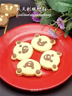 Handy bear crackers