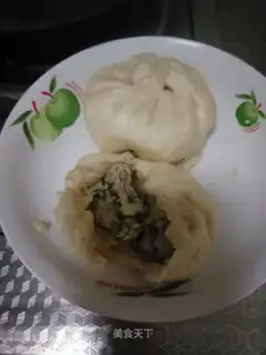 "Big cabbage pork bun."