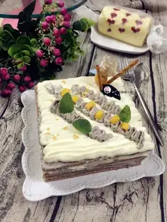 Naked cocoa cake