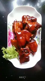 Roasted pig hoof
