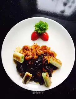 Onions of shrimp and sea cucumber