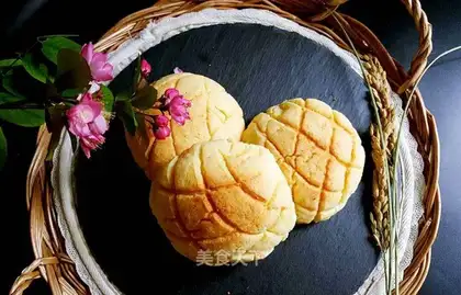 Pineapple bread