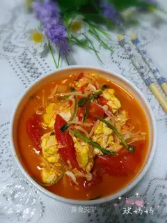 Golden Tomato Fried Eggs