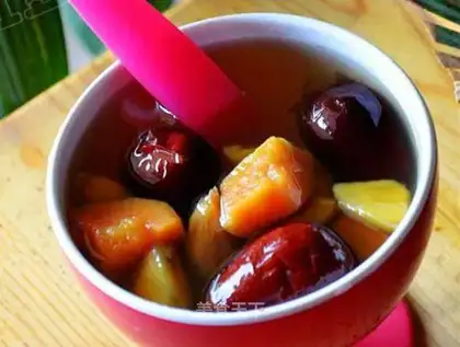 ♪ ♪ ♪ The apple red date soup ♪
