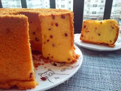 Cranberry chili cake
