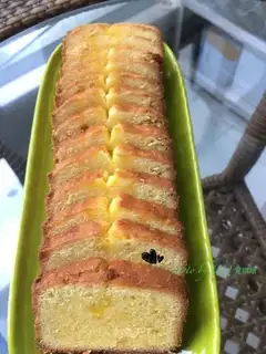 A pound cake of clot nuts