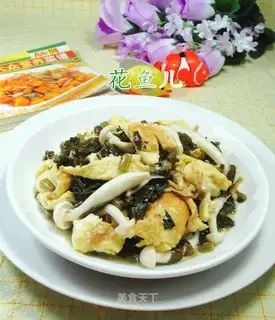 Snow pickles, white mushrooms, fried eggs