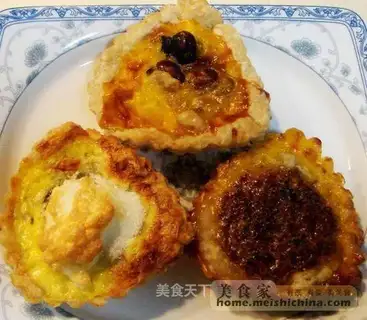 Three tarts making