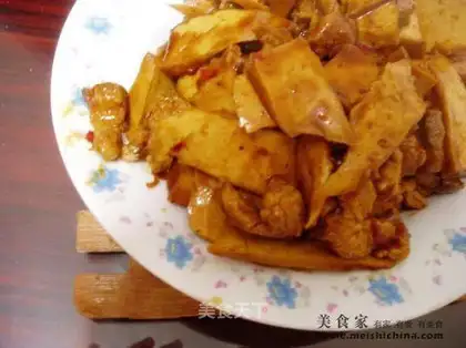 Smoked and stir-fried pork