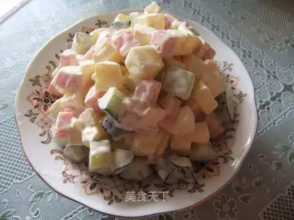 Cucumber and apple square leg salad