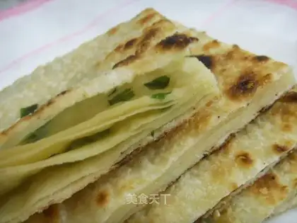 Crispy and fragrant onion thousand-layer cake