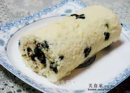 Onion cheesecake roll